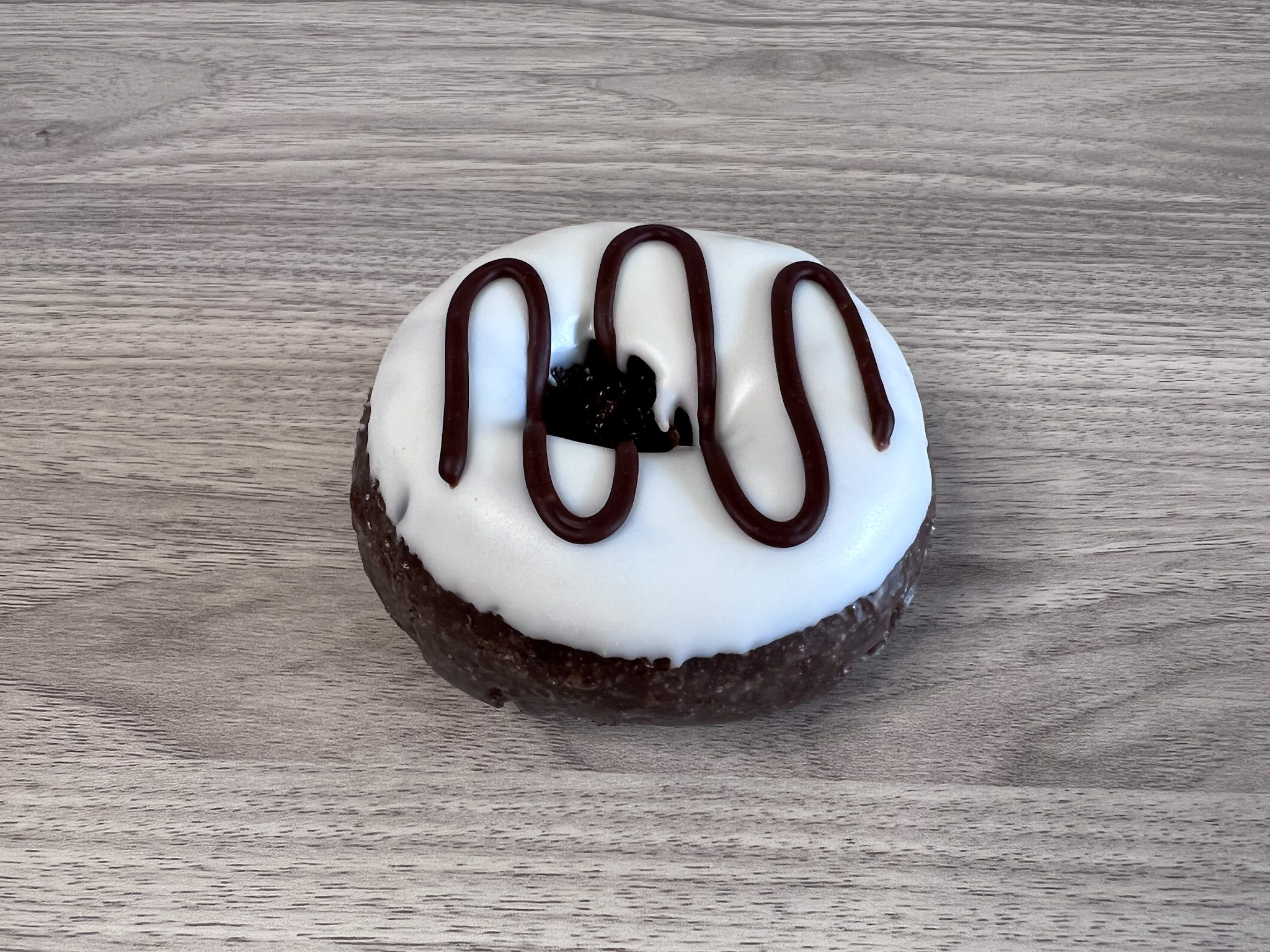 Vanilla Frosted Chocolate Cake Vanilla Frosted Chocolate Cake